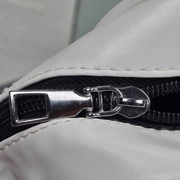 ๐ White Ghost Crossbody Bag (NWOT)โ - Picture 14 of 16